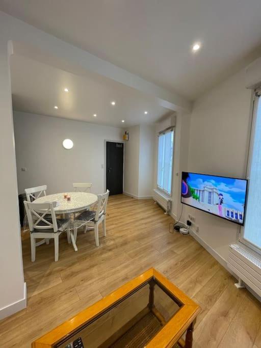 Paris Centre Clamart Hopital Percy Appart 2 Pieces Tres Lumineux Grand Luaran gambar