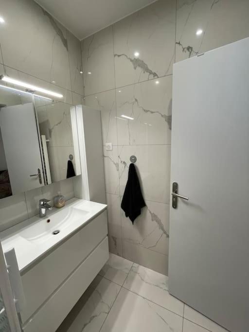 Paris Centre Clamart Hopital Percy Appart 2 Pieces Tres Lumineux Grand Luaran gambar