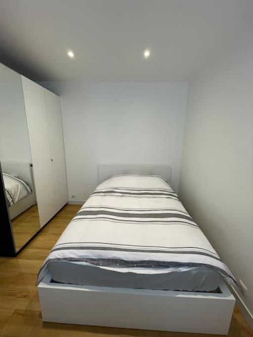 Paris Centre Clamart Hopital Percy Appart 2 Pieces Tres Lumineux Grand Luaran gambar